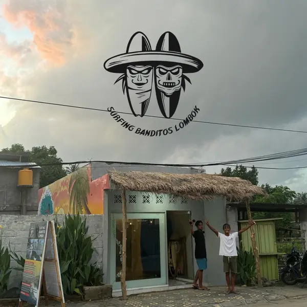 Surfing Banditos Lombok