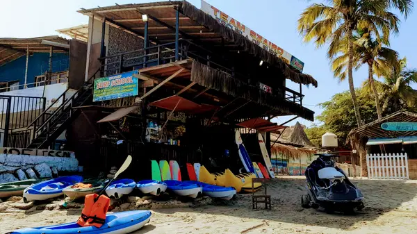 Team Szairo surf school mancora