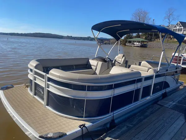 Tega Cay Marina & Boat Rentals