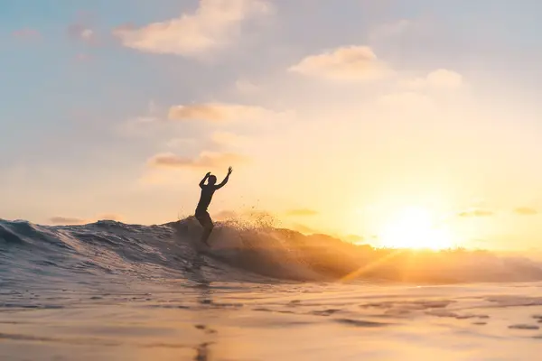 TheCaliCamp Surf Camp, photo 4