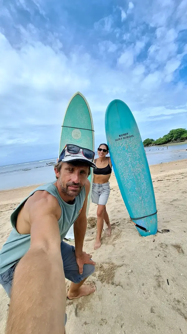 Thomas ISA Surf School in Uluwatu, Bali. "Ride the Tides"