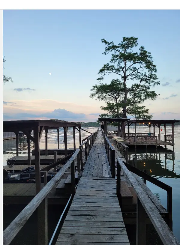 Tom Bell's rv park, boat landing and trailer rentals