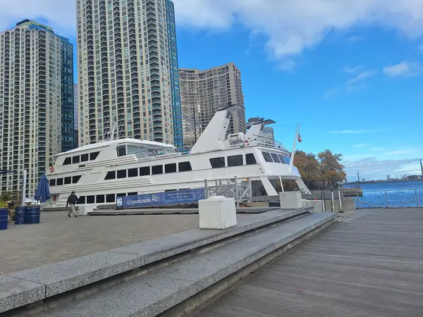 Toronto Harbour Cruises, photo 2