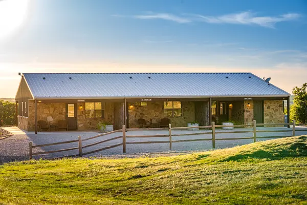 Tres Molinos Hill Country Ranch & Resort