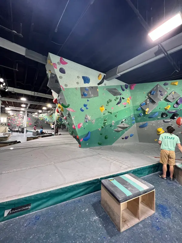 Tufas Boulder Lounge