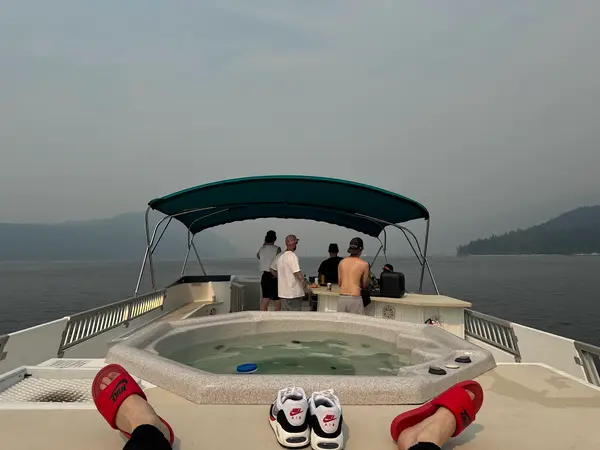 Twin Anchors Houseboat Vacations, photo 3