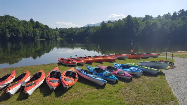 Umiak Outdoor Outfitters - Waterbury Reservoir Outpost