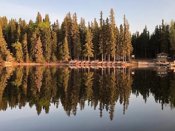 Winefred Lake Lodge, photo 2