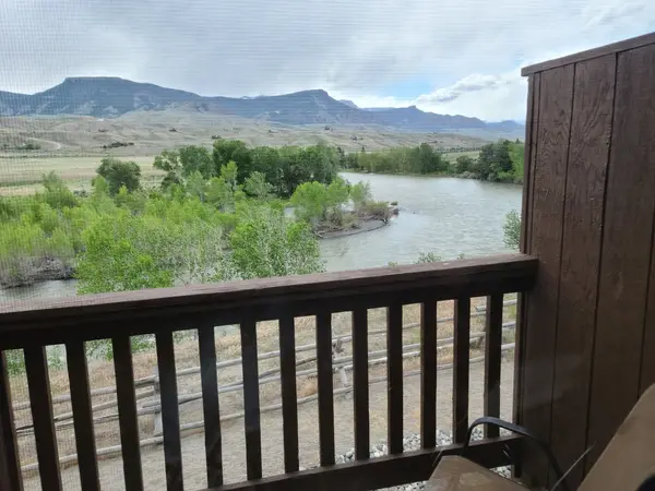 Yellowstone Valley Inn & RV Park
