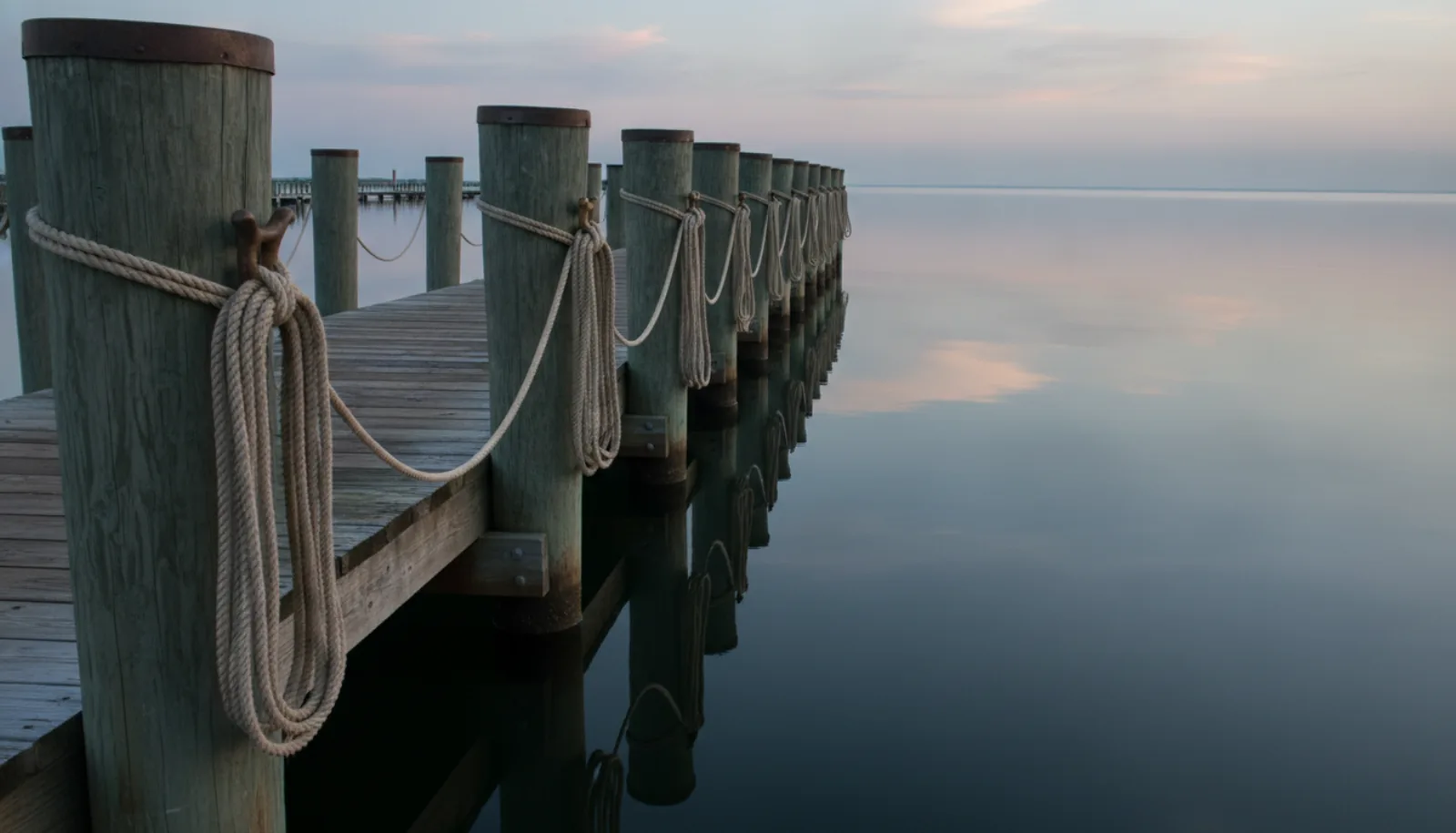 Cleats and lines on the finger pier