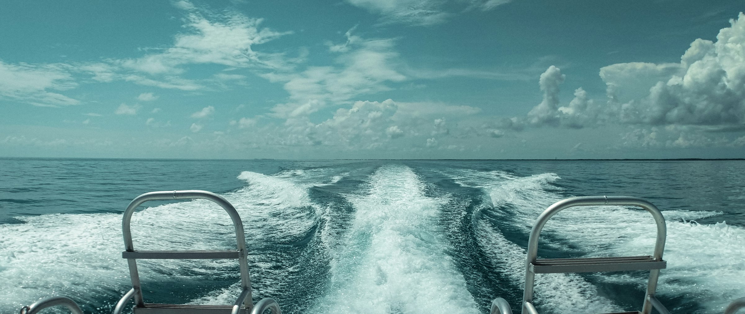 The wake on the run out to the reef