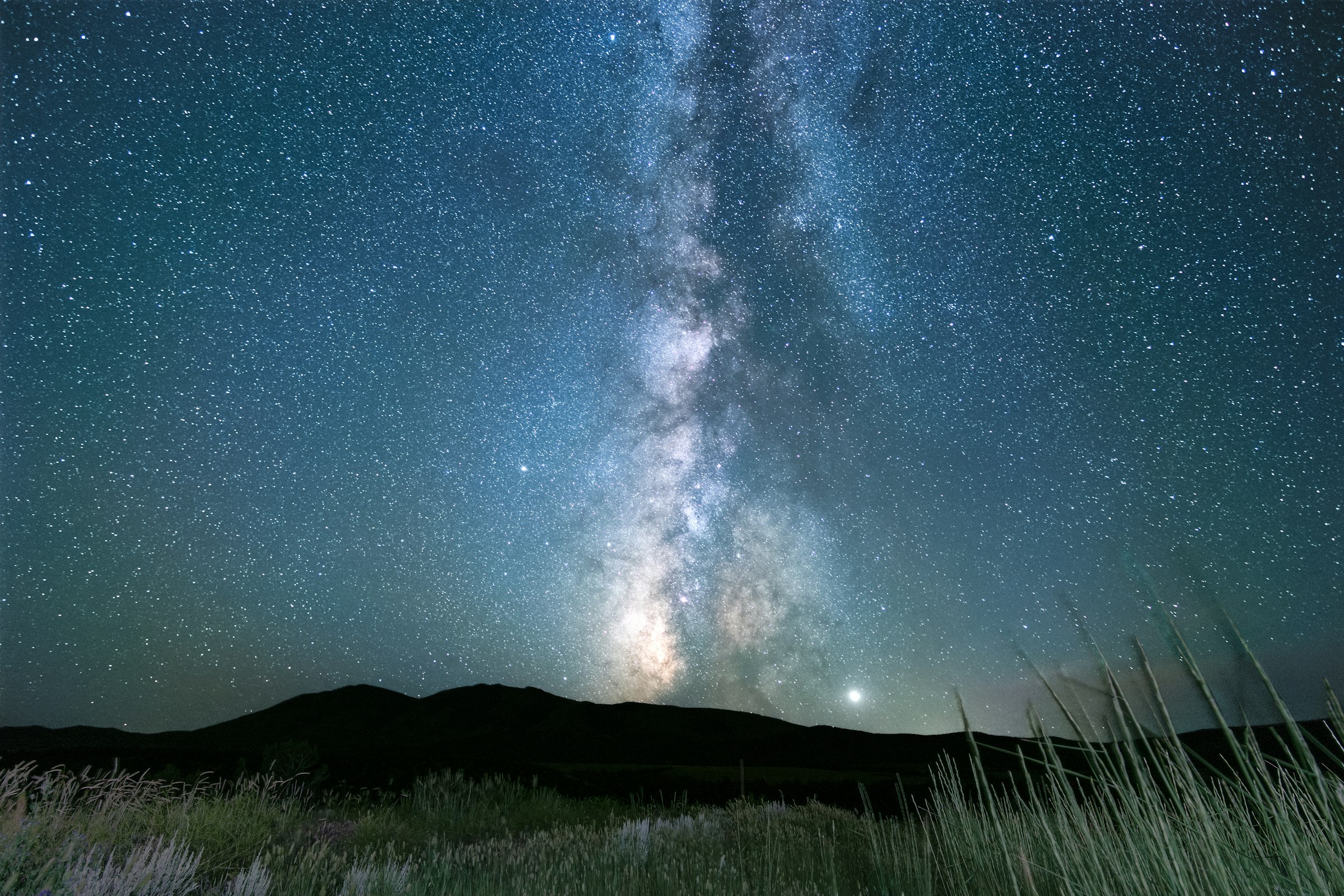 The Milky Way over the grassland