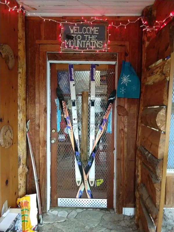 First Flakes Ski & Snowboard