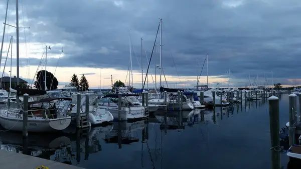 Harbor West Yacht Club