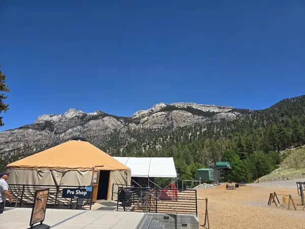 Las Vegas Ski & Snowboard Resort DGC