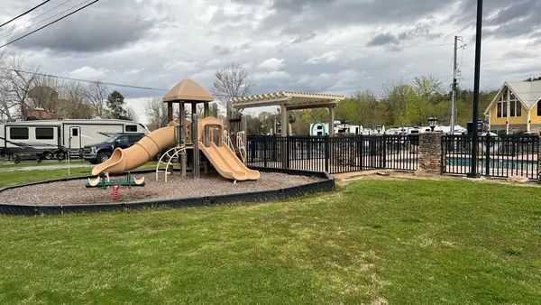 Riveredge RV Park and Log Cabin Rentals